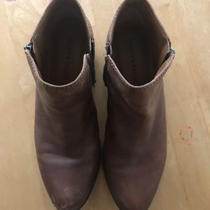 Lucky brand Basel boots booties zip up ankle 8.5